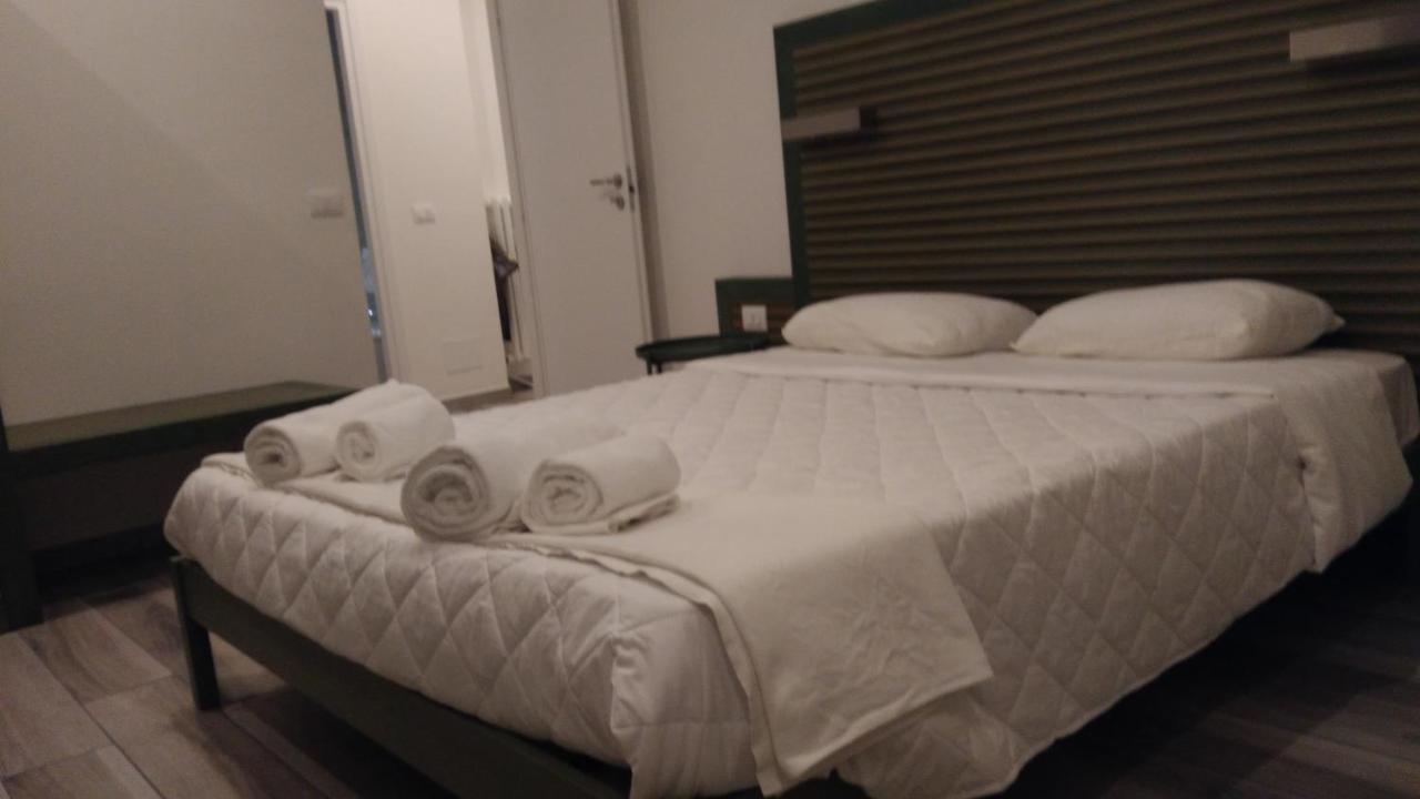 Suite White 都灵 外观 照片