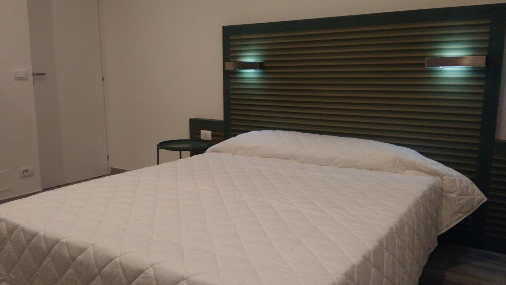 Suite White 都灵 外观 照片